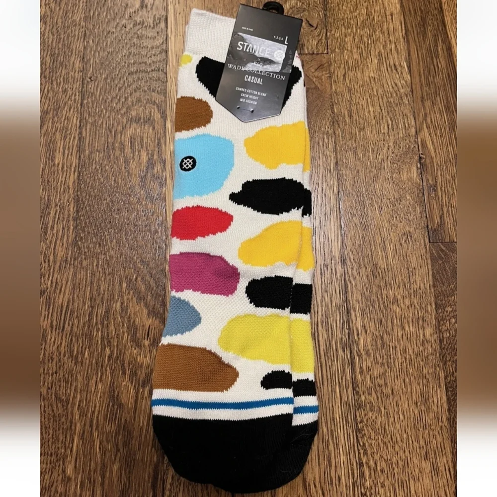 NWT Kid's Wade Collection Abstract Dots Stance Crew Socks